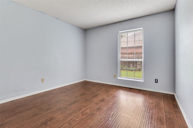 528 Lester Street, Lewisville, TX 75057