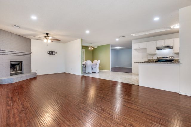 528 Lester Street, Lewisville, TX 75057