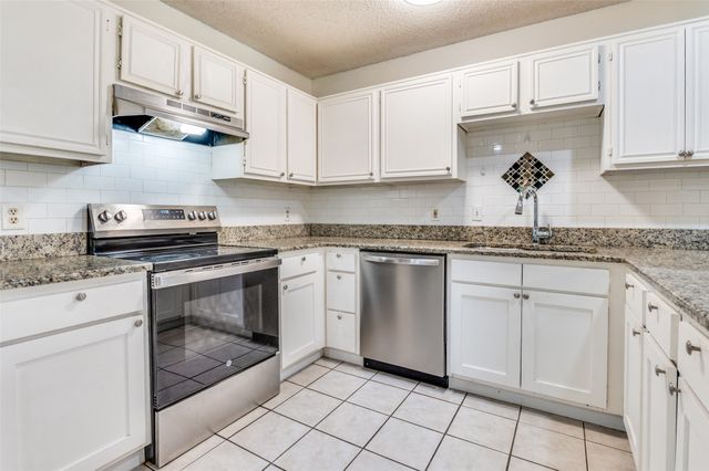 528 Lester Street, Lewisville, TX 75057