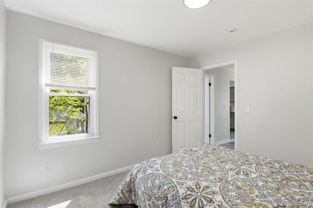 22401 Monterey Drive, Woodhaven, MI 48183