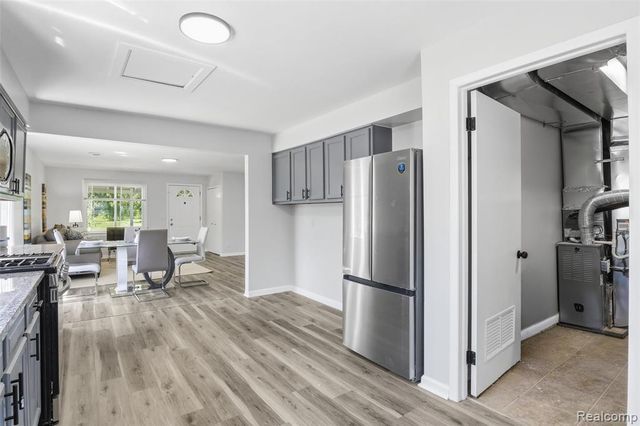 22401 Monterey Drive, Woodhaven, MI 48183