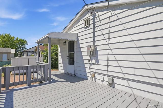 22401 Monterey Drive, Woodhaven, MI 48183