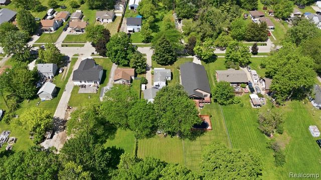 22401 Monterey Drive, Woodhaven, MI 48183