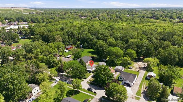 22401 Monterey Drive, Woodhaven, MI 48183