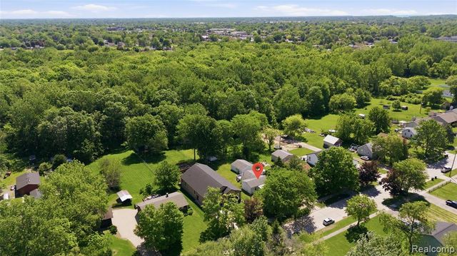 22401 Monterey Drive, Woodhaven, MI 48183