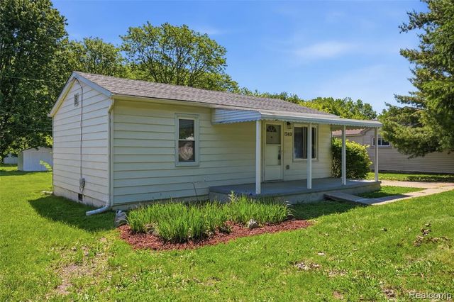 22401 Monterey Drive, Woodhaven, MI 48183