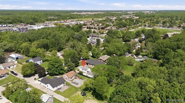 22401 Monterey Drive, Woodhaven, MI 48183