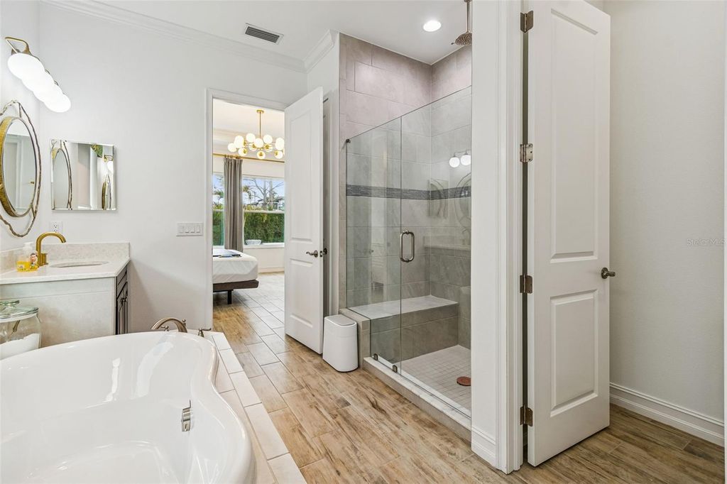 Image 15 of property listing at 18316 LEAFMORE STREET, Lutz, FL 33548