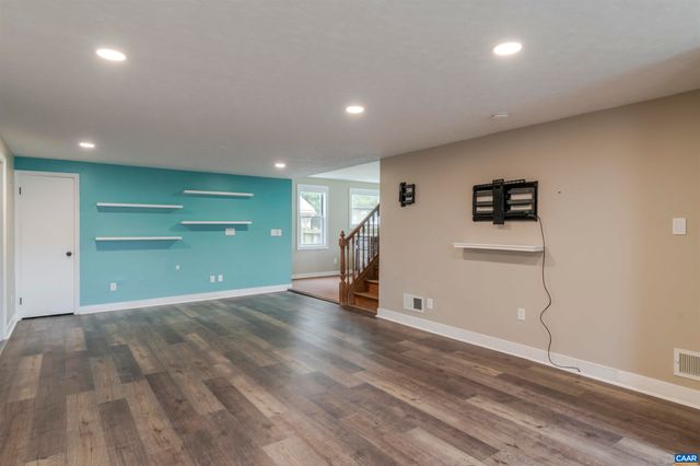 424 OAK AVE, Waynesboro, VA 22980