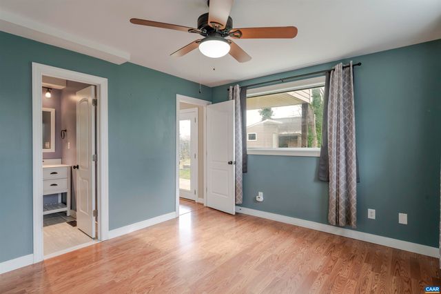 424 OAK AVE, Waynesboro, VA 22980