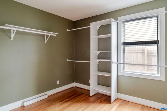 424 OAK AVE, Waynesboro, VA 22980