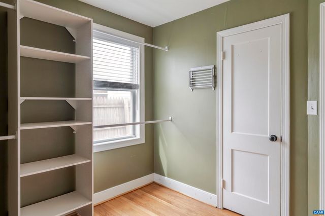 424 OAK AVE, Waynesboro, VA 22980