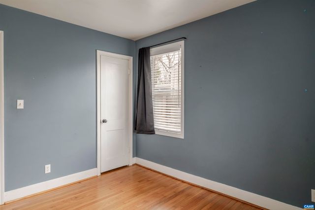 424 OAK AVE, Waynesboro, VA 22980