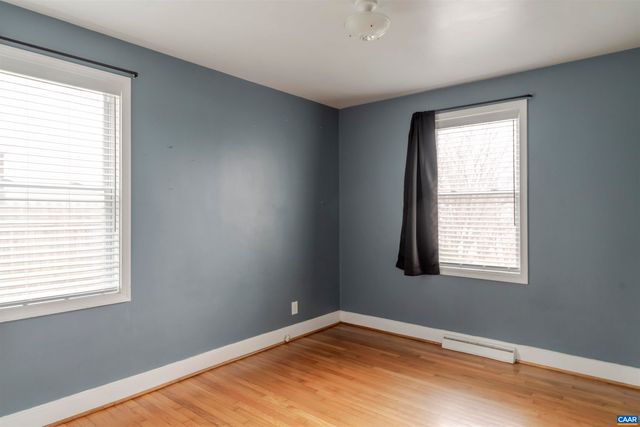 424 OAK AVE, Waynesboro, VA 22980