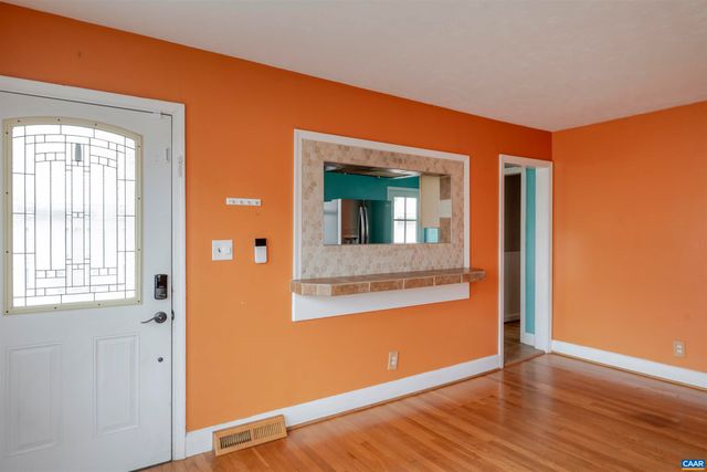 424 OAK AVE, Waynesboro, VA 22980