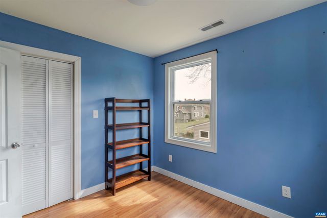 424 OAK AVE, Waynesboro, VA 22980