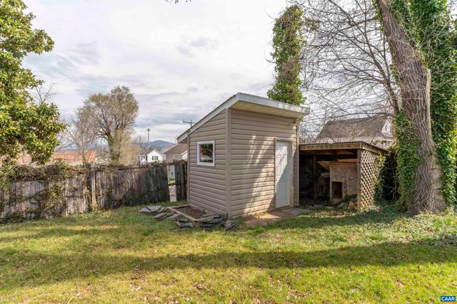 424 OAK AVE, Waynesboro, VA 22980