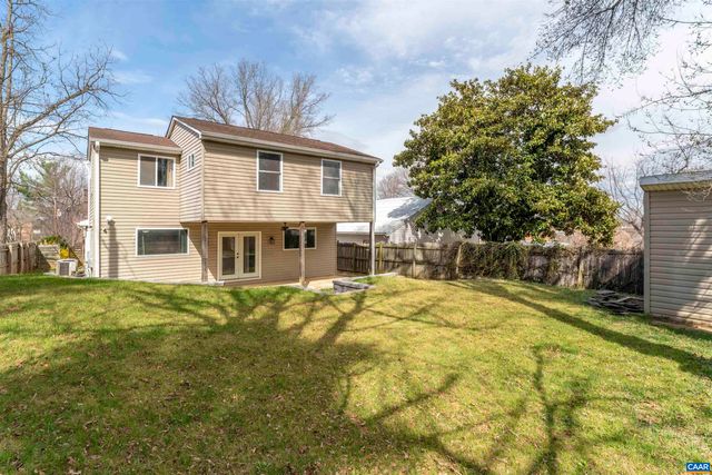 424 OAK AVE, Waynesboro, VA 22980