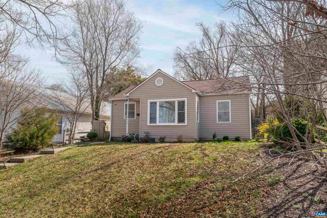 424 OAK AVE, Waynesboro, VA 22980