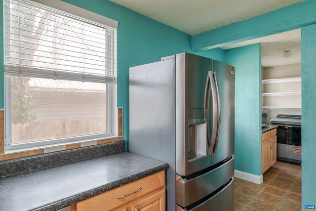 424 OAK AVE, Waynesboro, VA 22980