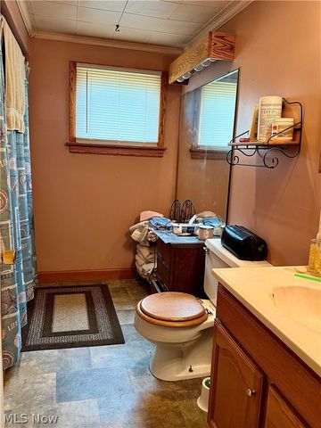 2108 Clermont Avenue NE, Warren, OH 44484