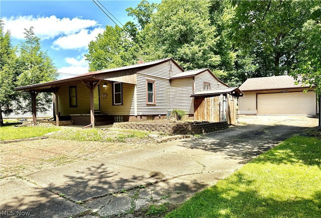 2108 Clermont Avenue NE, Warren, OH 44484
