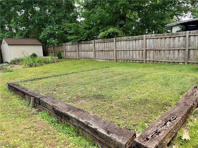 2108 Clermont Avenue NE, Warren, OH 44484