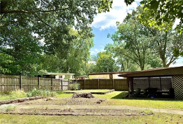 2108 Clermont Avenue NE, Warren, OH 44484