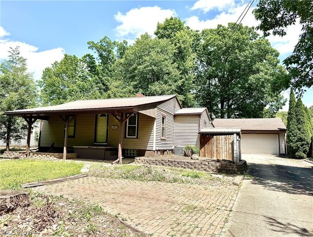 2108 Clermont Avenue NE, Warren, OH 44484