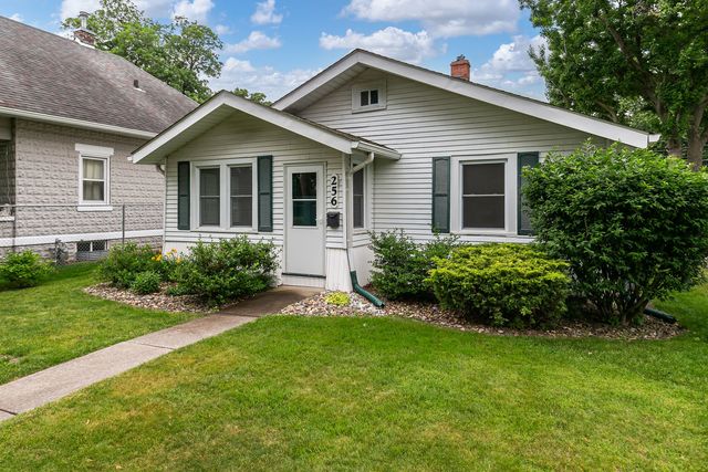 256 7th Street, Silvis, IL 61282