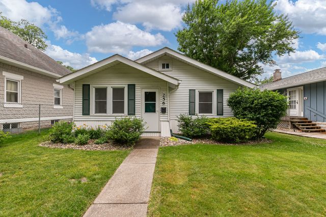 256 7th Street, Silvis, IL 61282