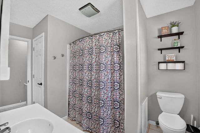332 Sunny Lane Street, Denver, IA 50622