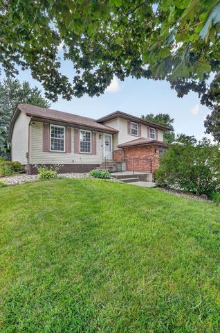 332 Sunny Lane Street, Denver, IA 50622