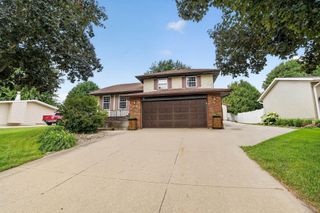 332 Sunny Lane Street, Denver, IA 50622