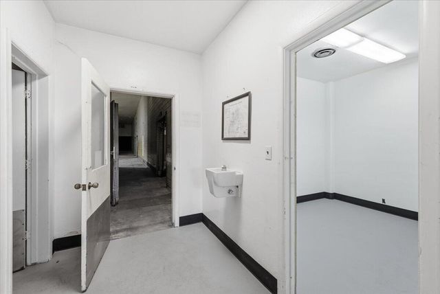 1300 Court Street, Medford, OR 97501