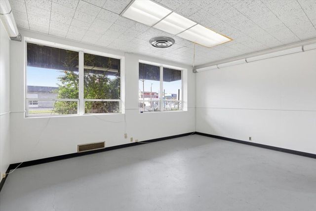 1300 Court Street, Medford, OR 97501