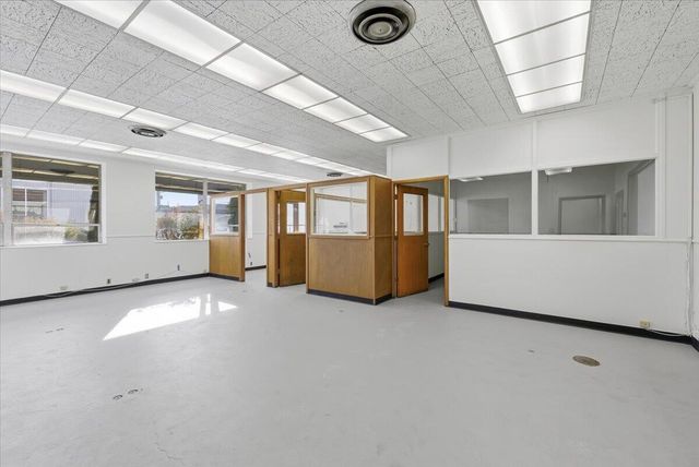 1300 Court Street, Medford, OR 97501