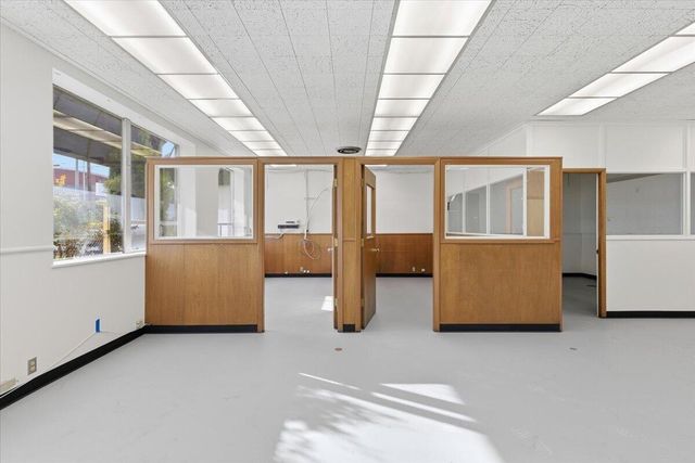 1300 Court Street, Medford, OR 97501