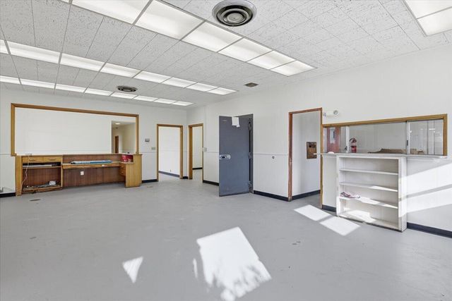 1300 Court Street, Medford, OR 97501