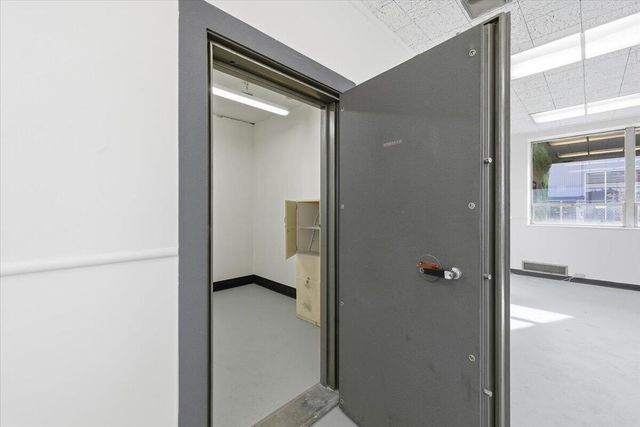 1300 Court Street, Medford, OR 97501