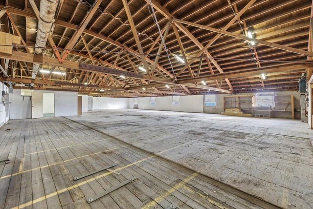 1300 Court Street, Medford, OR 97501