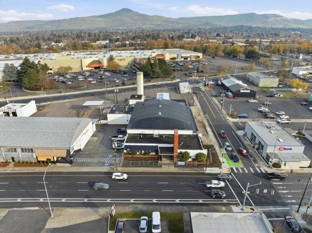 1300 Court Street, Medford, OR 97501