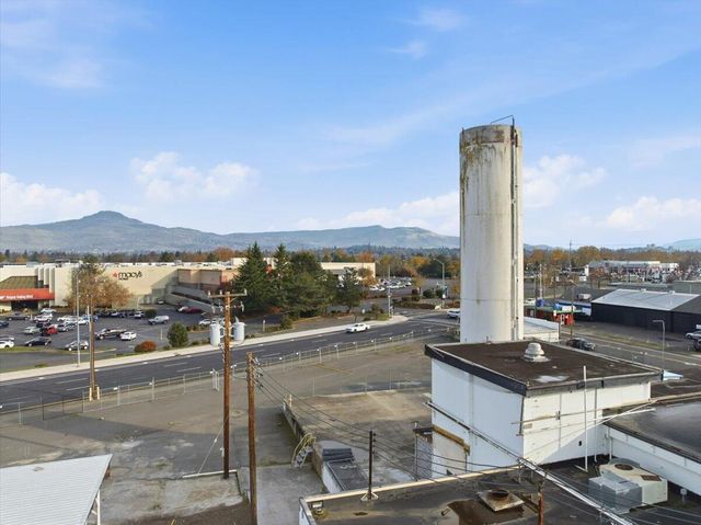 1300 Court Street, Medford, OR 97501