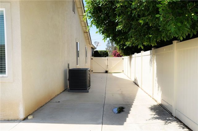 5526 Mountain View, Riverside, CA 92504