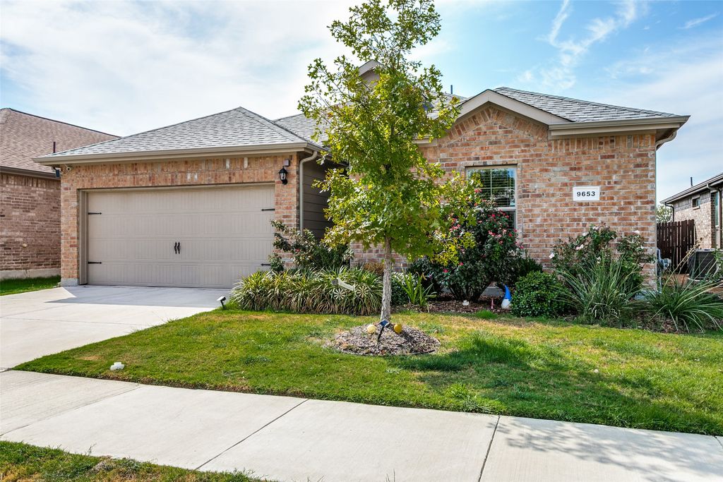 9653 Calhoun Falls Drive, Fort Worth, TX 76108 — exterior