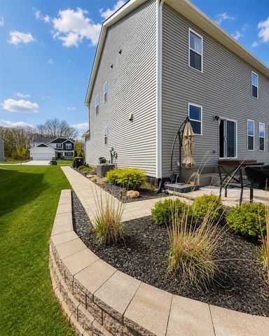 251 Quartz Way, White Lake, MI 48386
