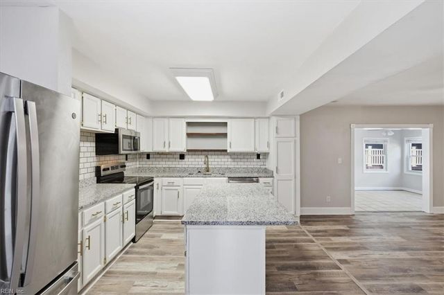 917 Banyan DR, Virginia Beach, VA 23462
