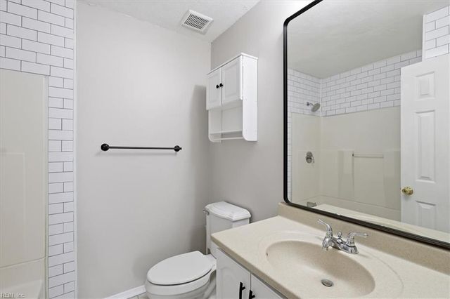 917 Banyan DR, Virginia Beach, VA 23462