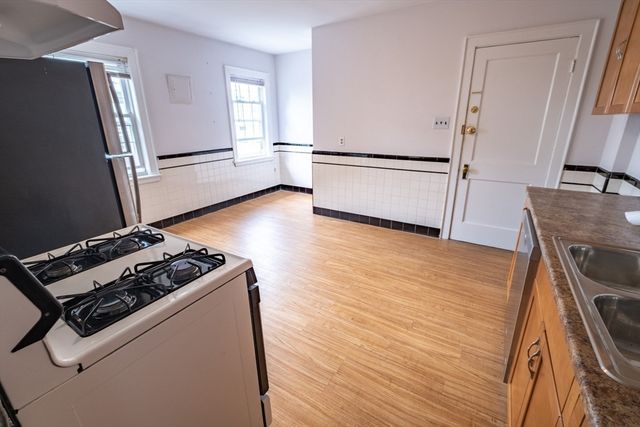 52 Ten Hills Rd 2, Somerville, MA 02144