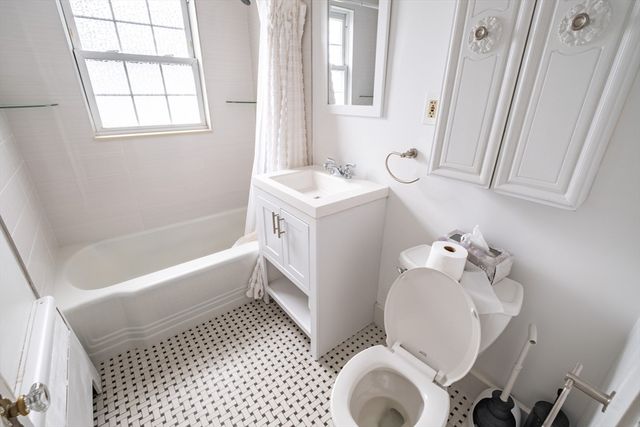 52 Ten Hills Rd 2, Somerville, MA 02144